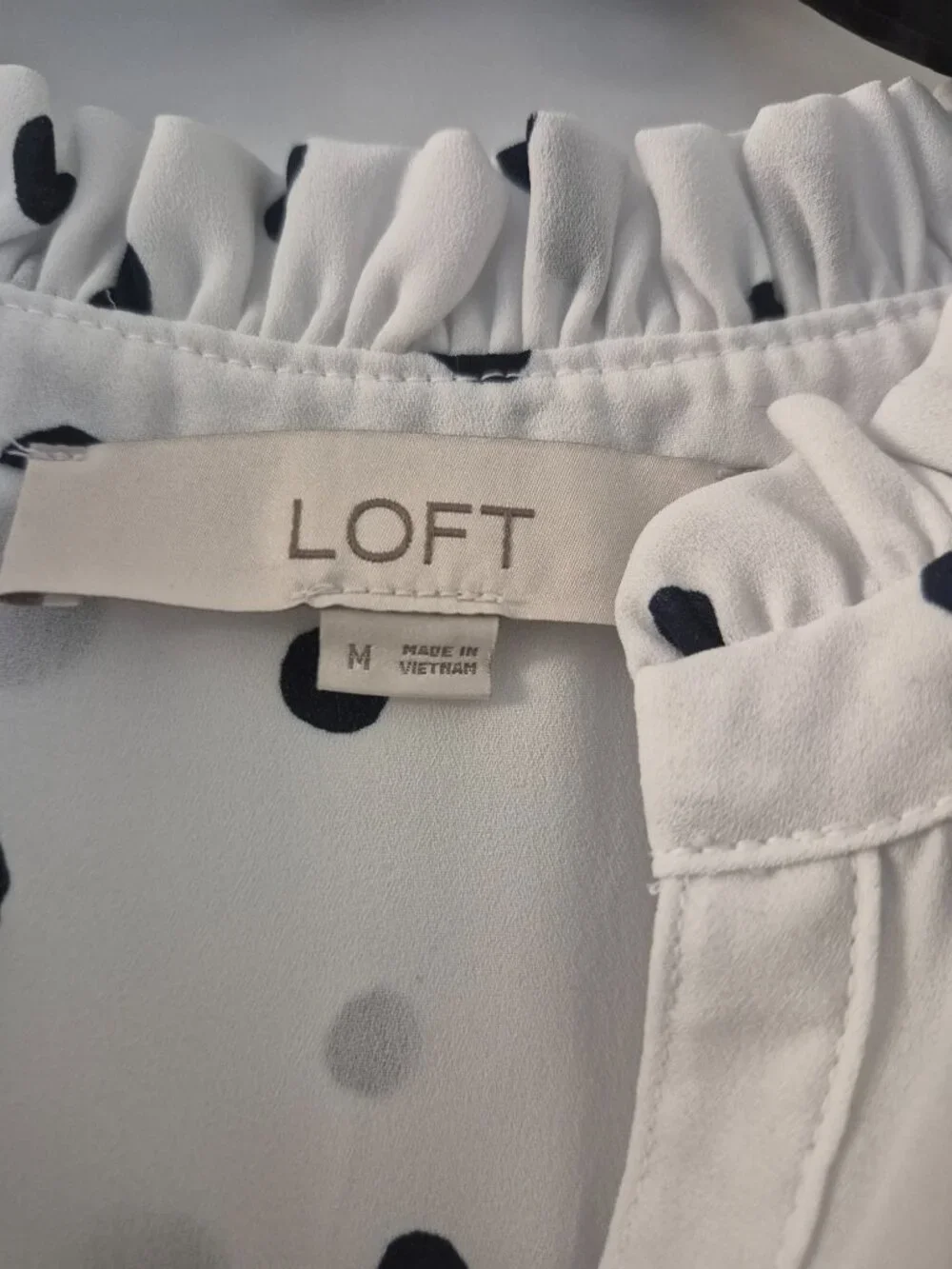 LOFT Dotted Split Neck Shell - Picture 3 of 4